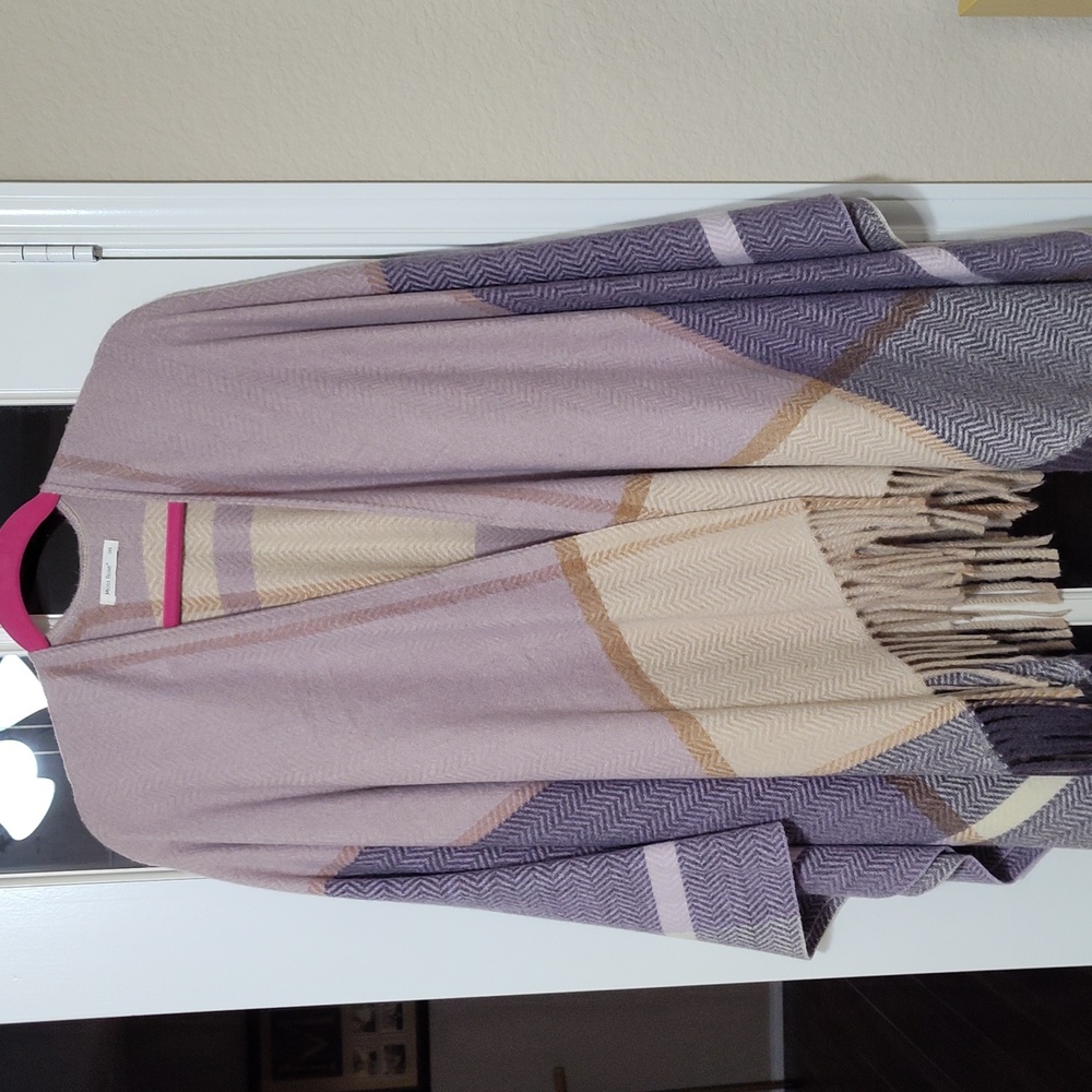 Moss Rose Fringed Shawl/Poncho/Wrap (NWOT)